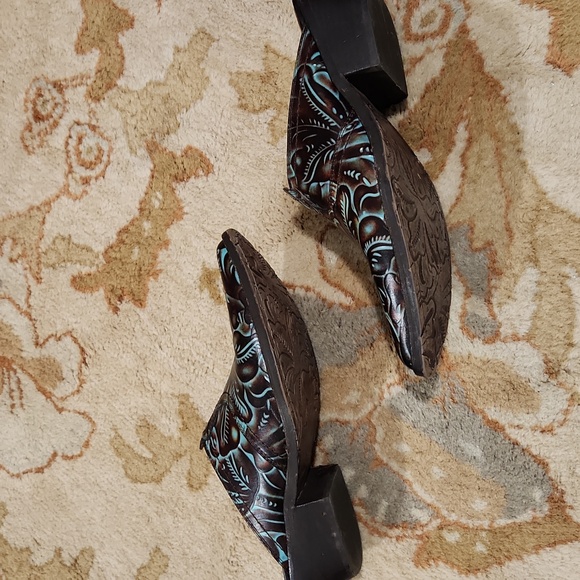 Patricia Nash Tooled Turquoise & Brown Leather Battista Mules Size 8.5 - Picture 2 of 10